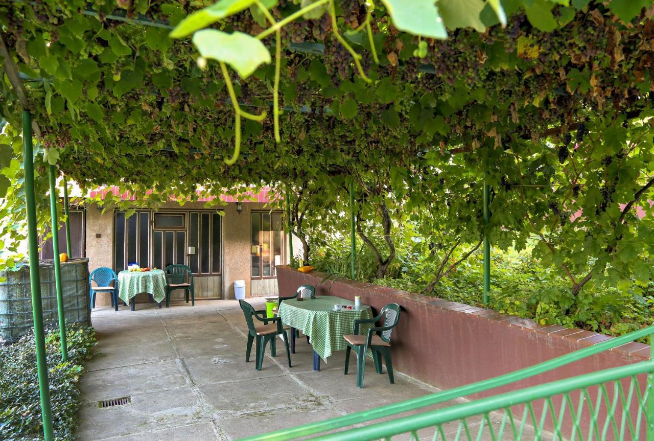 Merak Holiday Home Visoko Buitenkant foto